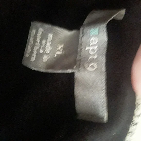 Apt 9 black and white Sexy Sleevelees top XL - Picture 3 of 3